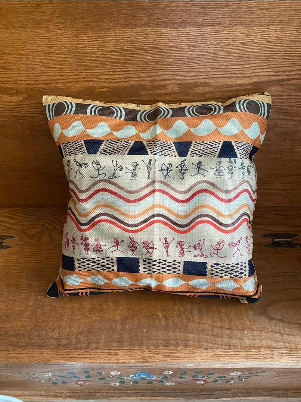 Graphic Aztec Pattern Throw Pillow New